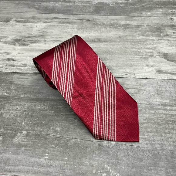 Giorgio Armani Red w/ Grey Stripe Silk Tie - Picture 2 of 4